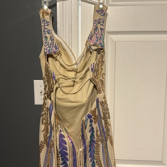 Gold iridescent homecoming dress size 6 worn once. No flaws. - Picture 2 of 3